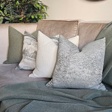 Load image into Gallery viewer, Valloni-Forest green cushion