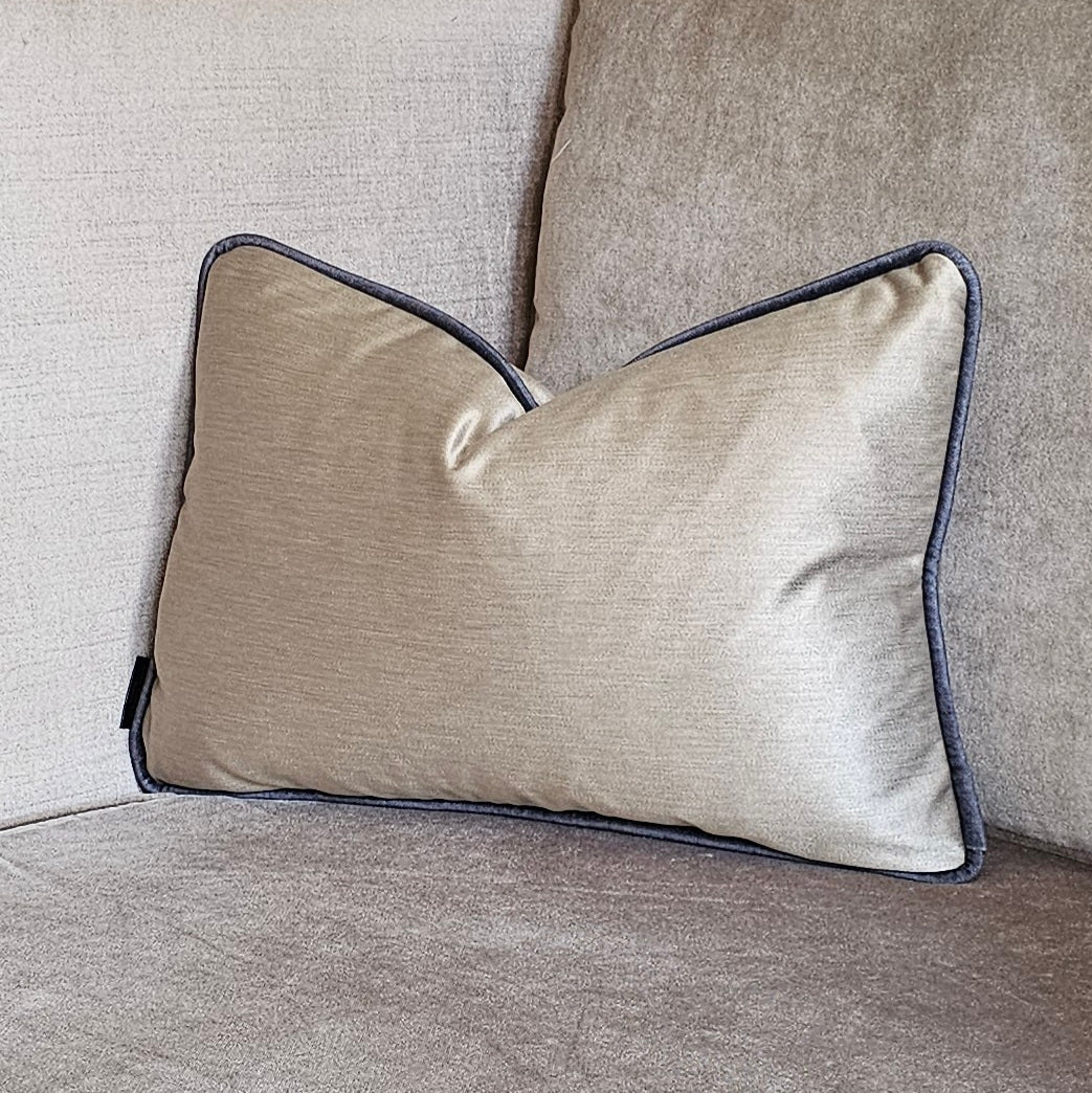 Clarisa gold/ dark grey piping