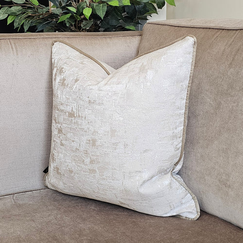 Remona-cream/ Clarisa gold piping
