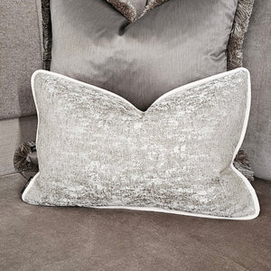 Chess natural/ cream velvet piping