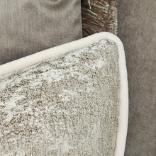 Load image into Gallery viewer, Chess natural/ cream velvet piping