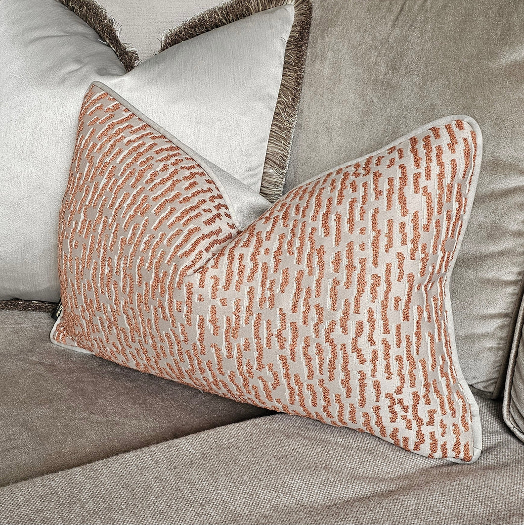 Ammolite rust / Clarisa-willow textured cushion with contrasting piping