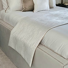 Load image into Gallery viewer, Ice white/ gold - bed set of 6 cushions /optional bed runner