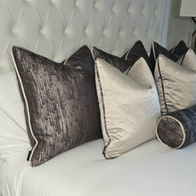 Load image into Gallery viewer, Ellena bed set of 6 piped cushions