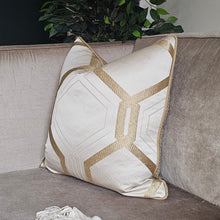 Load image into Gallery viewer, Arcadia cushion/ Contrasting piping