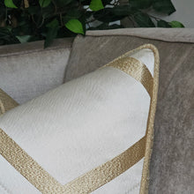 Load image into Gallery viewer, Arcadia cushion/ Contrasting piping
