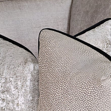 Load image into Gallery viewer, Soho Taupe / black velvet piping