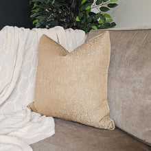 Load image into Gallery viewer, Rion / gold- ivory - bed set of 6 cushions