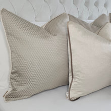 Load image into Gallery viewer, Diamond - Taupe /champagne bed set of 6 cushions