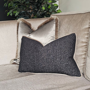 Easton / textured cushion with contrasting piping
