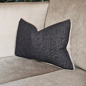 Easton / textured cushion with contrasting piping