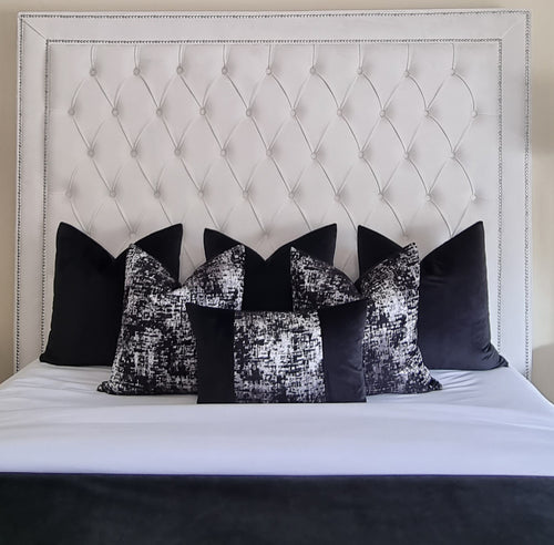 Eve/ black velvet / set 5 or 6 cushions