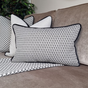 Atlanta Black / natural /set 5 cushions