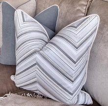 Load image into Gallery viewer, Varadero- Taupe / grey contrasting cotton piping